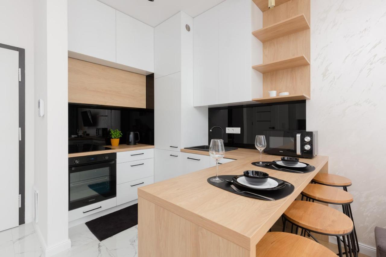 Warsaw Kotsisa Apartments With Parking By Noclegi Renters 외부 사진