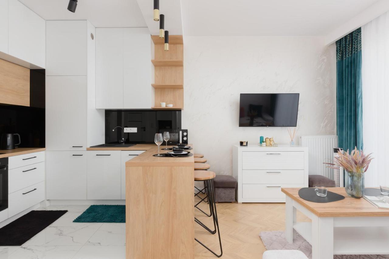 Warsaw Kotsisa Apartments With Parking By Noclegi Renters 외부 사진