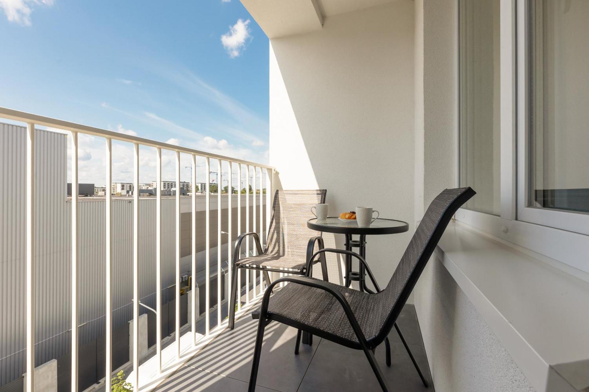 Warsaw Kotsisa Apartments With Parking By Noclegi Renters 외부 사진